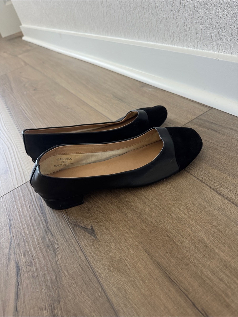 Topshop Classic Black Cap-Toe Ballet Flats
